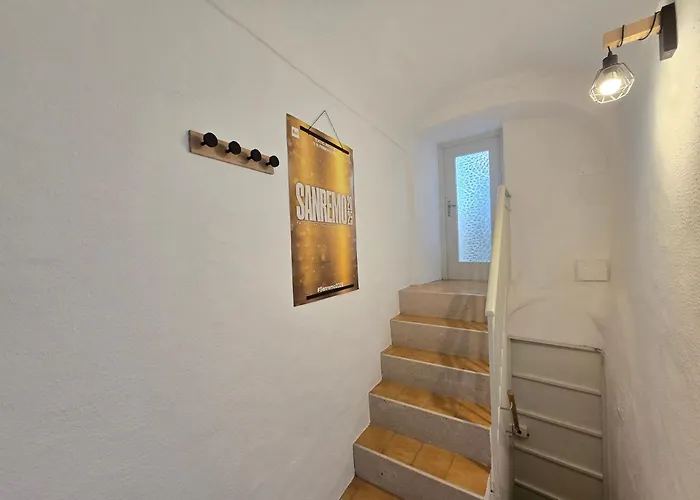 Homeholidaysanremo - Classic בית נופש